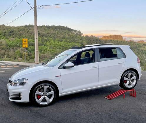 VOLKSWAGEN GOLF 2.0 TSI GTI 16V TURBO GASOLINA 4P AUTOMÁTICO VOLKSWAGEN GOLF 2.0 TSI GTI 16V TURBO GASOLINA 4P AUTOMÁTICO